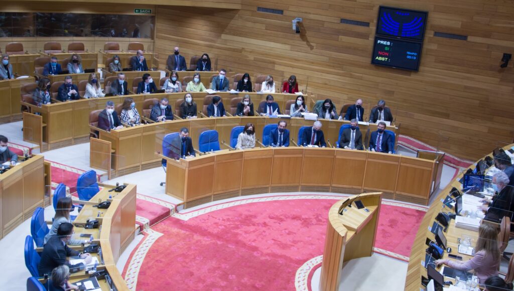 O Parlamento galego aproba a revisión do Plan Forestal, que busca a ...